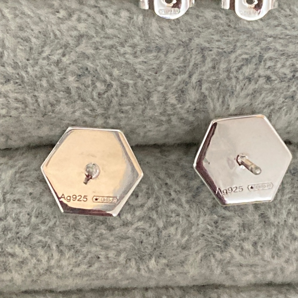 Gucci Silver Hexagonal Stud Earrings - image 3